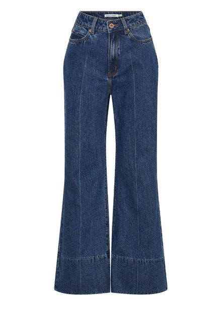 Flared Jean in Mid Blue