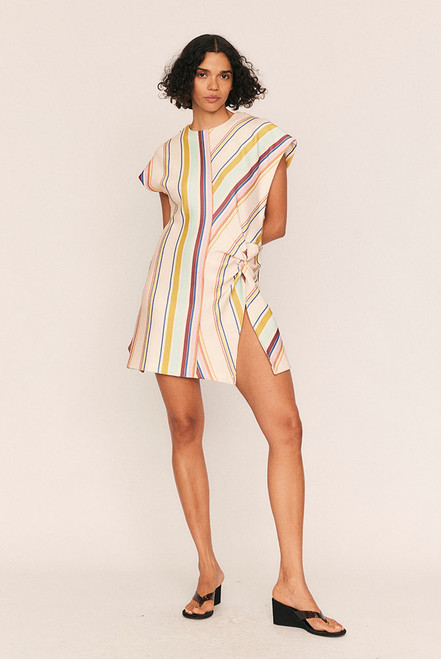Artful and uncomplicated, the Marie Mini Split Dress balances sculptural lines with easy femininity. Crafted from premium stretch ponte in Bohemian Traders’ custom in-house print, this mini dress skims the body in an A-line silhouette that flatters without clinging.