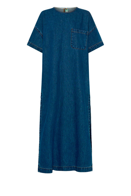 Effortless structure meets everyday ease in the Drop Shoulder Denim Midi Dress. Crafted from heavyweight, premium cotton denim, this boxy silhouette is designed to drape with intention - oversized, unfussy, and quietly elevated.