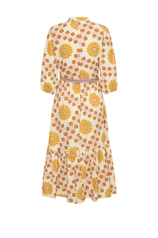 Bohemian Traders 'Dolman' midi dress is reimagined in our in-house designed geo swirl print this season. Made from burshed cotton poplin, it's cut for fluidity and ease of movement, so you'll feel comfortable in it all day at the office. We like it worn best with tan accessories and subtle gold jewels like the Wide Link Chain in gold.