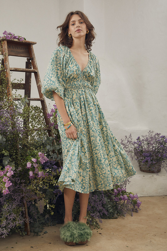 This Bohemian Traders midi dress is so chic and timeless, you'll turn to it for years to come. It's made from posey printed cotton in an a-line silhouette with romantic balloon sleeves - the lightweight fabric really enhances the floaty shape. Wear yours with simple sandals and a basket bag.