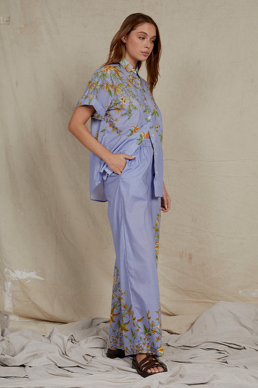 Here at Bohemian Traders, we understand what you want to wear at the weekend and on vacation. These Zinnia pants are made from cotton volie and printed in an in-house designed floral motif in an airy, wide-leg shape. The spring inspired palette evokes the season in such a chic way.