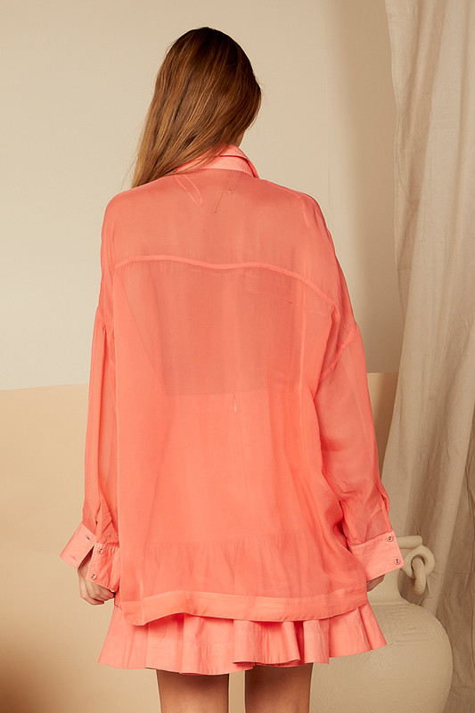 BT's elevated bohemian spirit is perfectly captured in this delicate oversized shirt. It’s cut from airy cotton voile in a breezy silhouette and has a poplin front placket and concealed button fastenings for a more streamlined look. Let it hang over the coordinating skirt or tuck it in to enhance your waist.