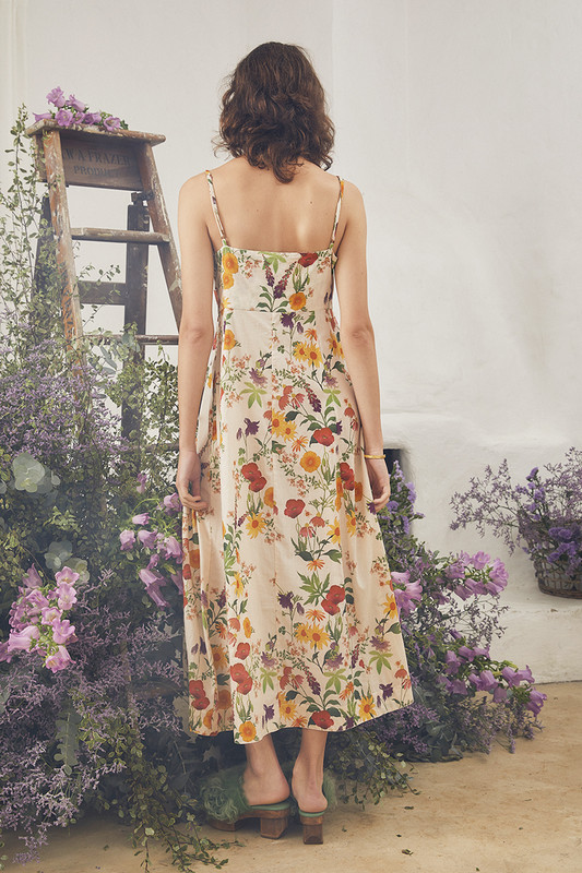 This Midi Slip Dress captures the effortless, laid-back vibe associated with Australian style. It's cut from airy cotton voile and has slim, adjustable straps that can be altered to suit. Printed wth aireloom botanicals designed in house, this dress will be your go-to this season.