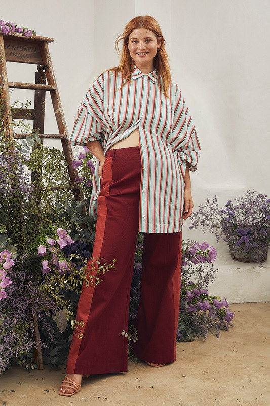 No shirt collection is complete without a Bohemian Traders Oversized version. It's cut in an oversized shape from our in-house designed 'skyline' stripe in cotton voile and has a curved hem and side pockets.