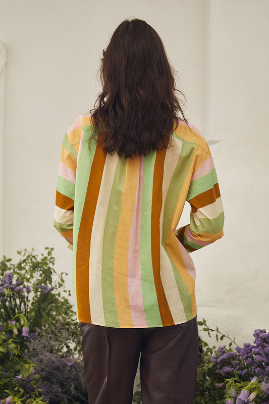 This shirt is beautifully patterned with our in-house designed 'waverly' stripe. It's cut from breezy blended linen and looks perfect worn back with your favourite denim or leather pant.