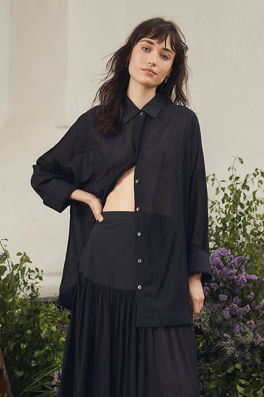 BT's elevated bohemian spirit is perfectly captured in this delicate oversized shirt. It’s cut from airy cotton voile in a breezy silhouette and has a poplin front placket and concealed button fastenings for a more streamlined look. Let it hang over the coordinating skirt or tuck it in to enhance your waist.