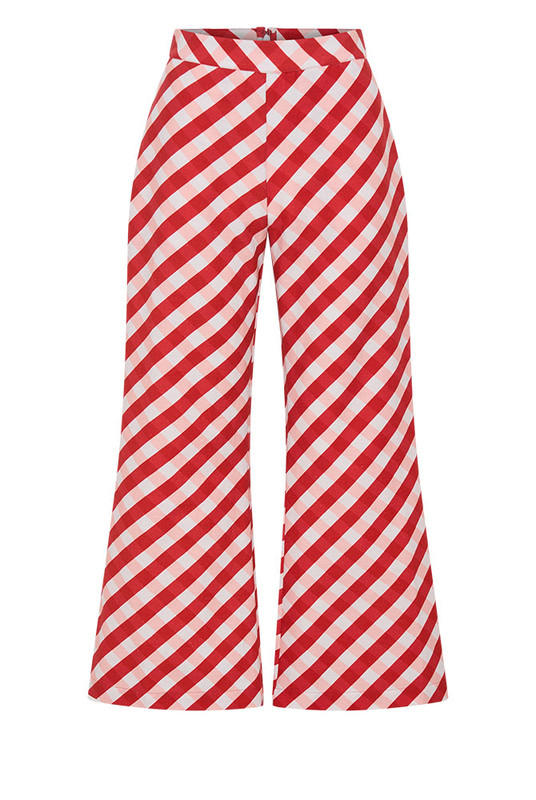 Tailored from a cotton–linen blend, the Gingham Crop Flare Pant offers relaxed structure and playful polish. The mid-rise waist and flared cropped leg shape make it ideal for summer dressing. Pair it with the matching Gingham Bodice Top or Gingham Check Shirt for a coordinated festive look that moves easily from day to soirée.