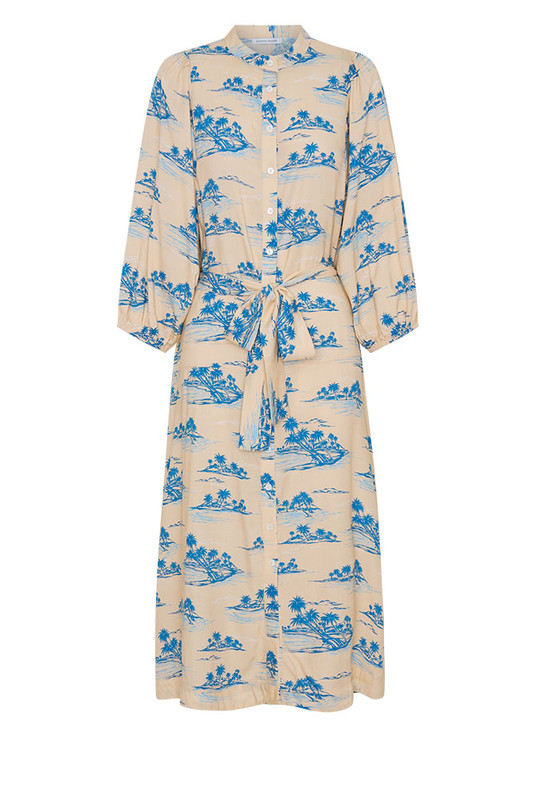 Effortless and elegant, the Kauai Drop Waist Shirt Dress is crafted from soft viscose in Bohemian Traders’ exclusive Kauai print. With a relaxed drop waist, delicate bell sleeves and a removable tie belt, it drapes beautifully through a midi-length silhouette. Lightweight and breathable, it’s timeless summer dressing - natural, feminine, and easy to wear.