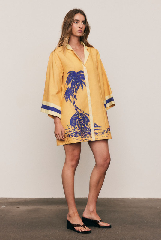 Playful and sun-soaked, the Kauai Mini Jacket Dress is crafted from a premium natural-fibre linen blend in Bohemian Traders’ exclusive Kauai placement print. Designed with a tailored collar, side pockets and a flattering A-line silhouette, it’s breathable, effortless and endlessly versatile. The perfect summer statement, infused with Golden Hour warmth.