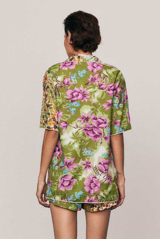 Soft and expressive, the Ivy Shirt is crafted from lightweight cotton voile featuring Bohemian Traders’ exclusive spliced print. Designed with short sleeves, a resort collar, and refined piping detail, it offers an easy, relaxed fit that feels both bold and effortless. Pair with the matching Ivy Sport Short for a cohesive, artful summer set.