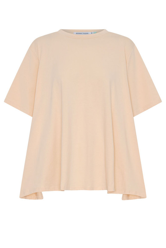 Soft, breathable, and easy to love, the Oversized Swing Tee in Macadamia is cut from a cotton blend jersey with a flowing hem for effortless movement. Designed for machine-washable simplicity and lasting comfort, it’s a natural choice for everyday wear.