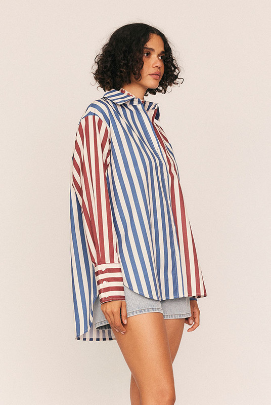 Bold yet timeless, the Oversized Spliced Shirt is a modern take on a wardrobe classic. Crafted from premium mid-weight cotton poplin, it features Bohemian Traders’ custom spliced striped print—a fresh play on proportion and contrast.