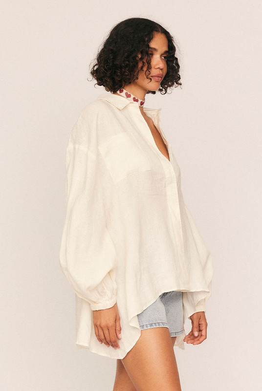 Timeless, breathable, and designed to last. The Oversized Linen Shirt is a Bohemian Traders icon reimagined in sustainable, 100% pure linen. This best-selling shape is all about ease and elevated simplicity, with a relaxed, oversized cut, balloon sleeves, and a flattering high-low hem that flows with the body.