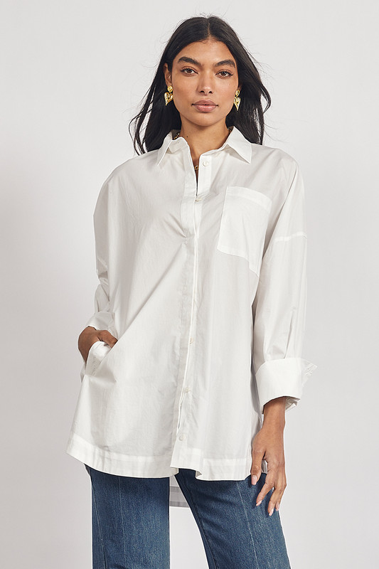 10 Effortless Ways for you to Style a Classic White Shirt 10 Effortless Ways for you to Style a Classic White Shirt