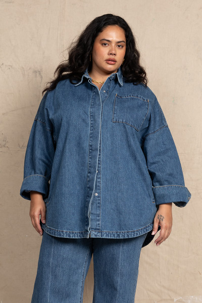 Oversized Shirt Denim in Mid Blue