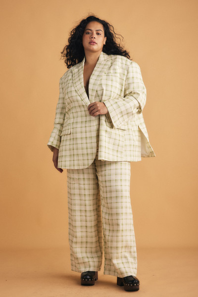 Our 'Frankie' trousers are patterned with classic plaid in a subdued leaf green, making them completely versatile. They're tailored from linen with a high-rise waist that falls to sweeping wide legs. Style yours with the matching Blazer.