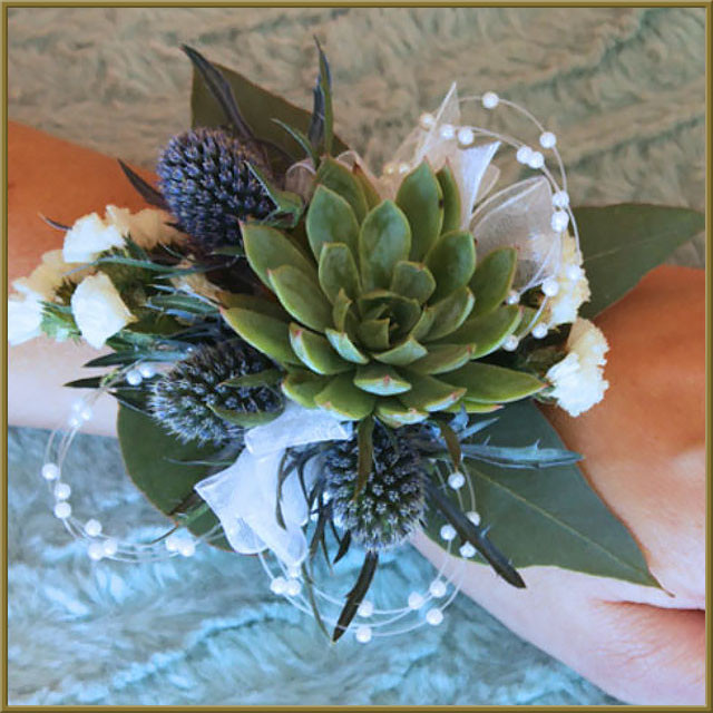 Moonlight Corsage Deluxe - Oberer's Flowers