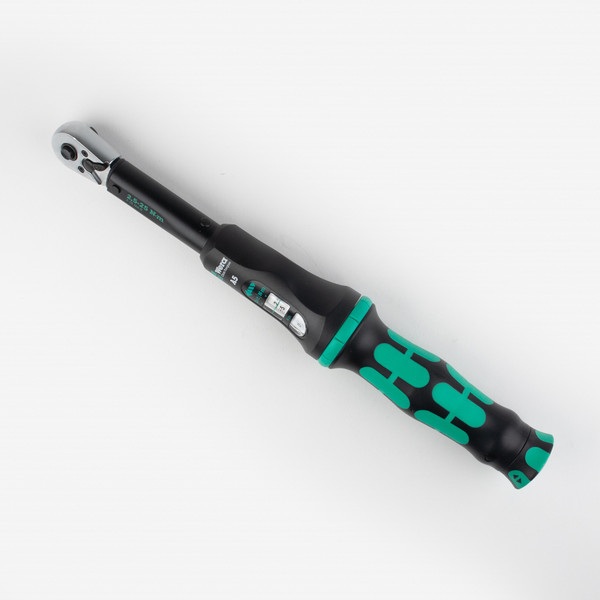 ダグラス　TORQUE HORSE 1/4 in. Drive, 20 to 200 in-lb Click Torque Wrench