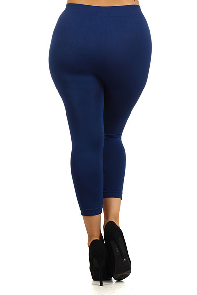Back side image of Basic Capri Length Seamless Plus Size Leggings