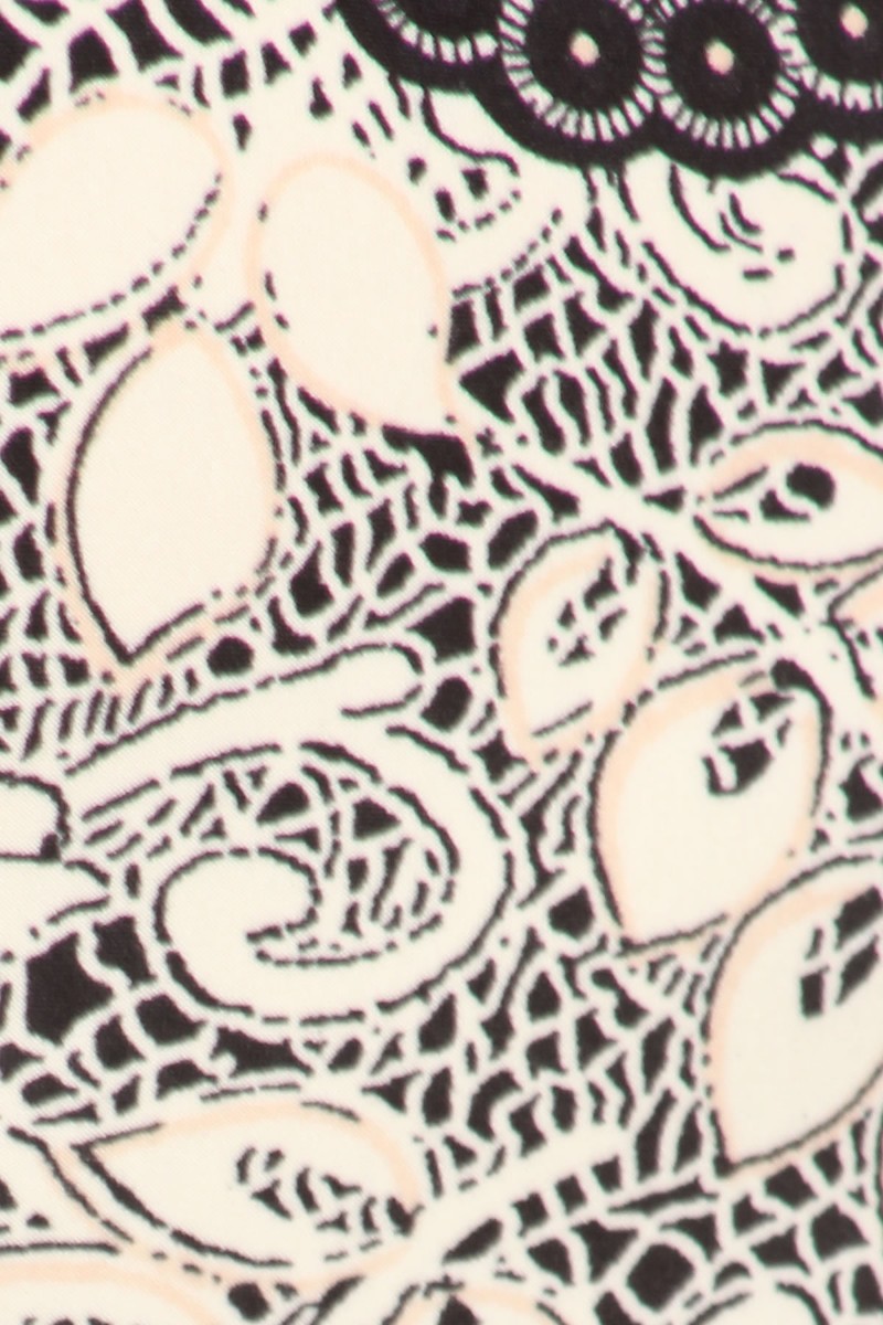 Close up fabric image of Buttery Smooth Plus Size Exquisite Leaf Leggings - Extra Plus