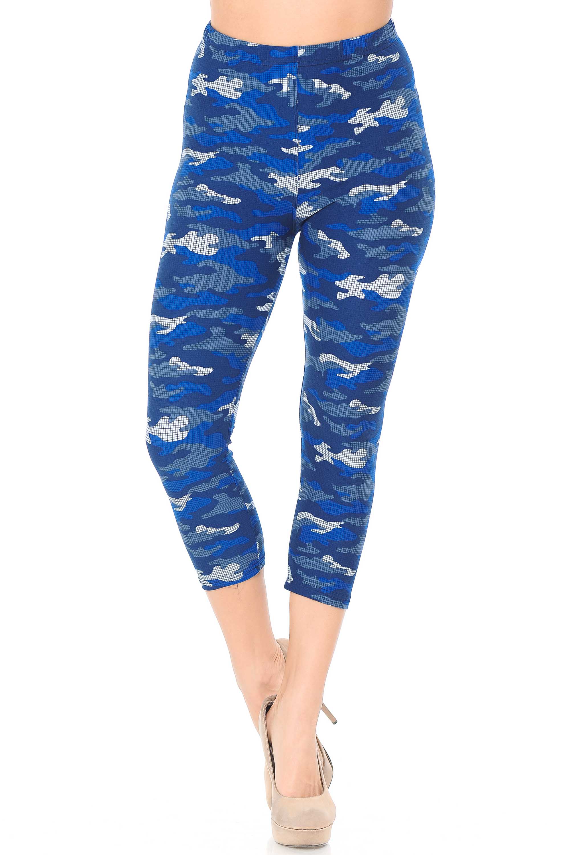 These Buttery Smooth Blue Grid Camouflage Capris feature a 360 degree all over camo print.