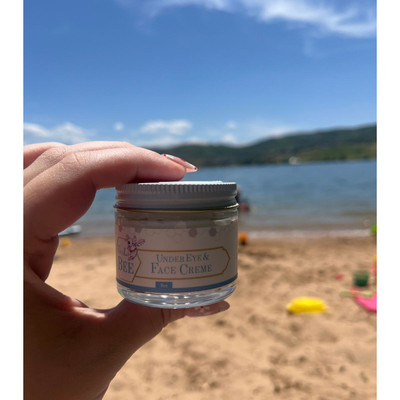 Skincare That Travels: Why Our Under Eye & Face Crème Belongs in Your Beach Bag