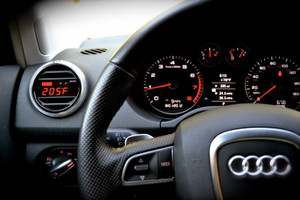 P3CARS AUDI TT MK2/RS VENT INTEGRATED BOOST GAUGE