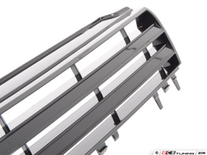 Golf R Badgeless Grille - With Black Strip