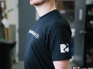 Men's Standard Rennline T-Shirt - Small