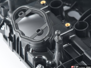B58 Valve Cover