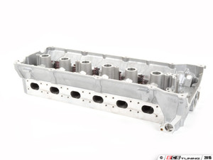 Complete Cylinder Head Basic Replacement Kit | ES2918768