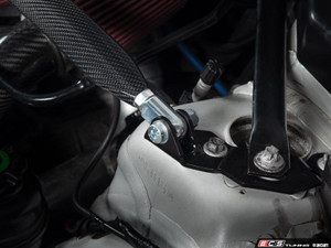 E9x Non-M Carbon Fiber Strut Tower Brace - Front