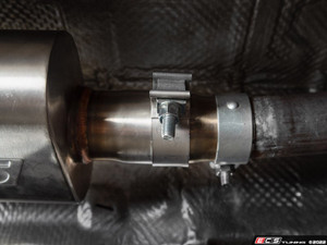 MK7 Jetta Quad Exit Cat-Back Exhaust System - With Gloss Black Rear Diffuser & 3.5"  Chrome Tips