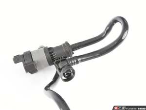 Fuel Tank Breather Valve With Breather Line
