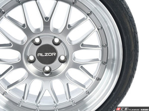 18" Style 881 Wheel Alzor Wheel & Tire Package - 225/40R18