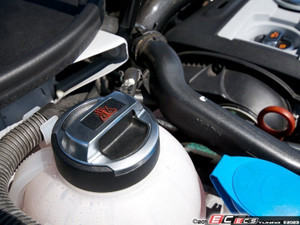 R8 Caps & Black Washer Fluid Reservoir Cap Set - ES4707624