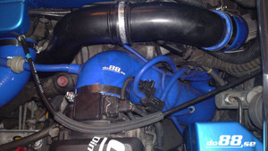 do88 Volvo S40/V40 2.0T/T4 98-04 Inlet hose Blue - do88-kit5