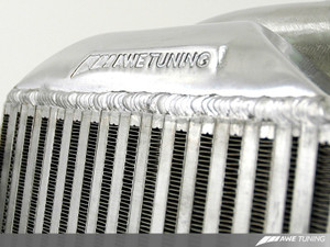 AWE Tuning Audi S4 2.7T Performance Intercooler Kit - With Carbon Fiber Shrouds