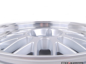 18" Style 881 (18x8.5, ET35, 5x120, 72.6CB) Hyper Silver | ES2608972
