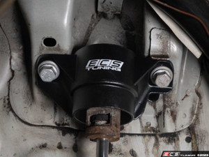 Heavy Duty Rubber Rear Shock Mount Kit With Installation Hardware | ES4821196