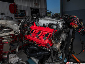3.0T Gloss Red Valve Cover - Right | ES4768285