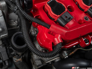 3.0T Gloss Red Valve Cover - Left | ES4768284