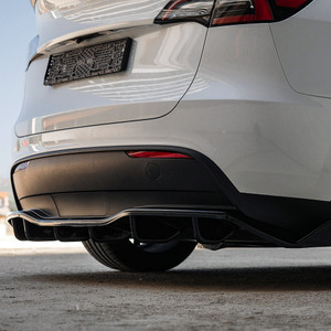 Rear Center Splitter Gloss Black - TESLA Model Y 2020-2025
