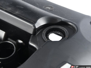 Valve Cover | ES4305754
