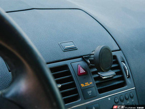 W204 C-Class Pre-Facelift ExactFit Magnetic Phone Mount