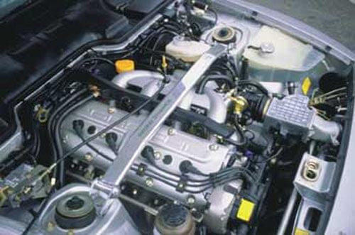 Racing Dynamics Front Strut Brace - Porsche 924/924S 1977-;944 2 Valve Non Turbo 1983-88 | 944.99.00.010