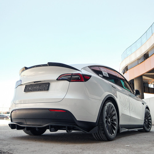 Rear Center Splitter Gloss Black - TESLA Model Y 2020-2025