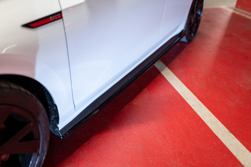 Side Skirts Gloss Black (2 pcs) for VW Golf Mk8 GTI / GTE / GTD / R-Line