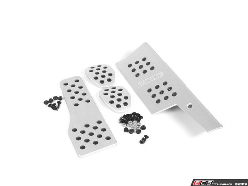 Rennline 4-Piece Rubber Grip Pedal Set - Silver (RHD)